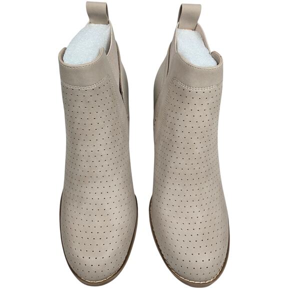 DV Dolce Vita Gerdy Vegan Leather Comfort Wedge Bootie in Beige 7.5 NWT - Picture 2 of 11